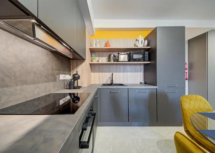 Seaside St'julians With Private Balconies By 360 Estates דירה