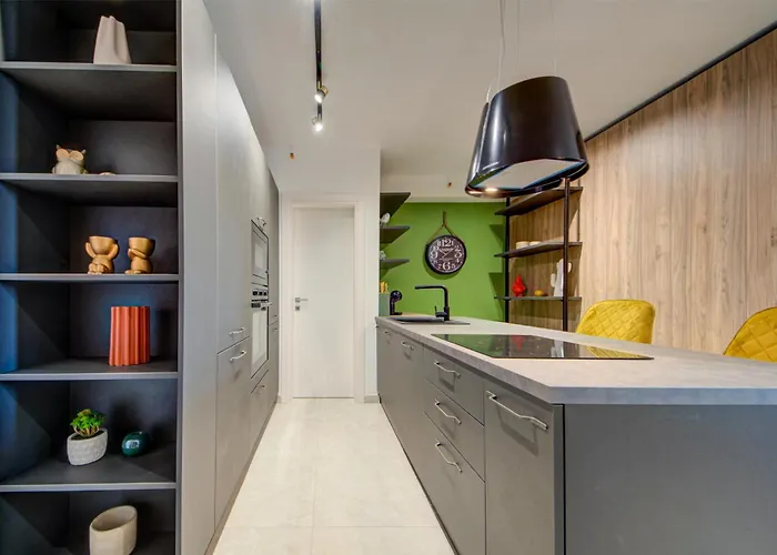 Seaside St'julians With Private Balconies By 360 Estates דירה *