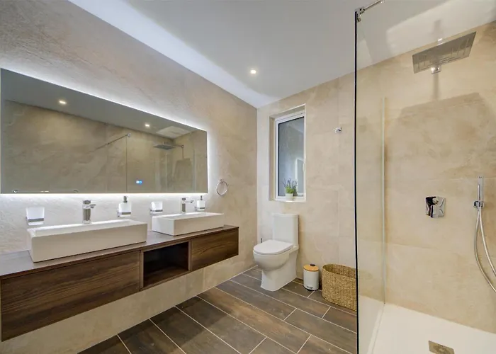 Seaside St'julians With Private Balconies By 360 Estates *